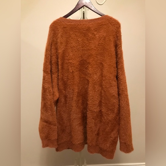 Camel coloured oversized fuzzy sweater from Boohoo. Size M/L. - Picture 2 of 4